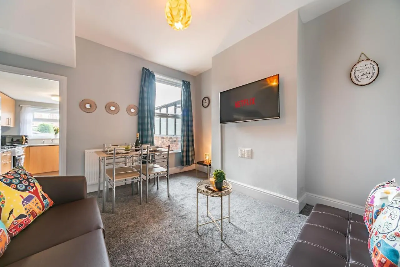 3 Bedroom Hull Sleeps 6 Glam Contractor & Leisure & Families Close To Clough Rd Kingston upon Hull 0*,  Reino Unido