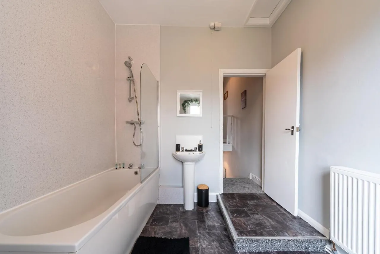 Casa de Férias 3 Bedroom Hull Sleeps 6 Glam Contractor & Leisure & Families Close To Clough Rd Kingston upon Hull